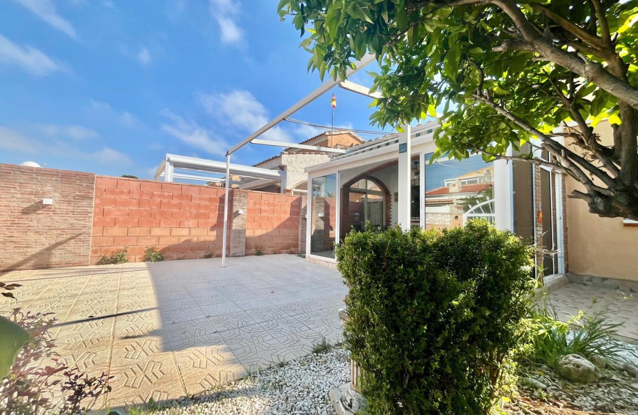 Herverkoop - Villa -
Orihuela Costa - Los Almendros-la Florida