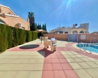 Herverkoop - Villa -
Orihuela Costa - Los Almendros-la Florida