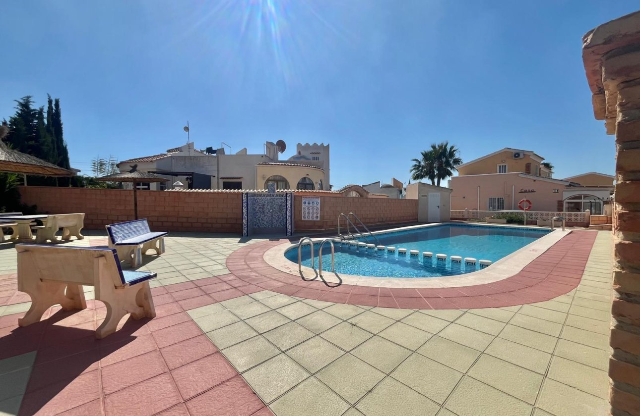 Herverkoop - Villa -
Orihuela Costa - Los Almendros-la Florida