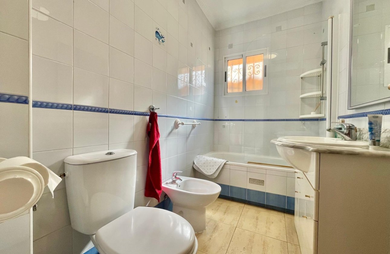 Herverkoop - Villa -
Orihuela Costa - Los Almendros-la Florida