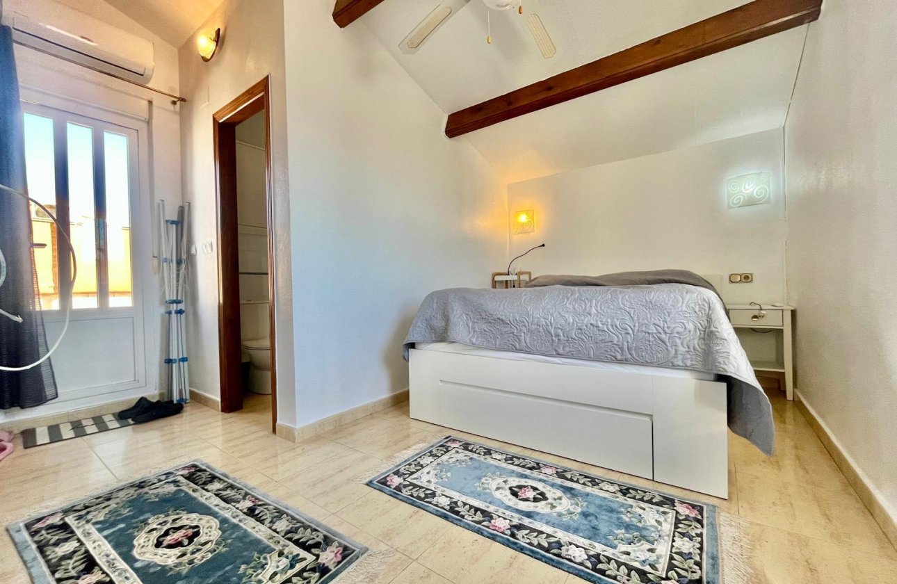 Herverkoop - Villa -
Orihuela Costa - Los Almendros-la Florida