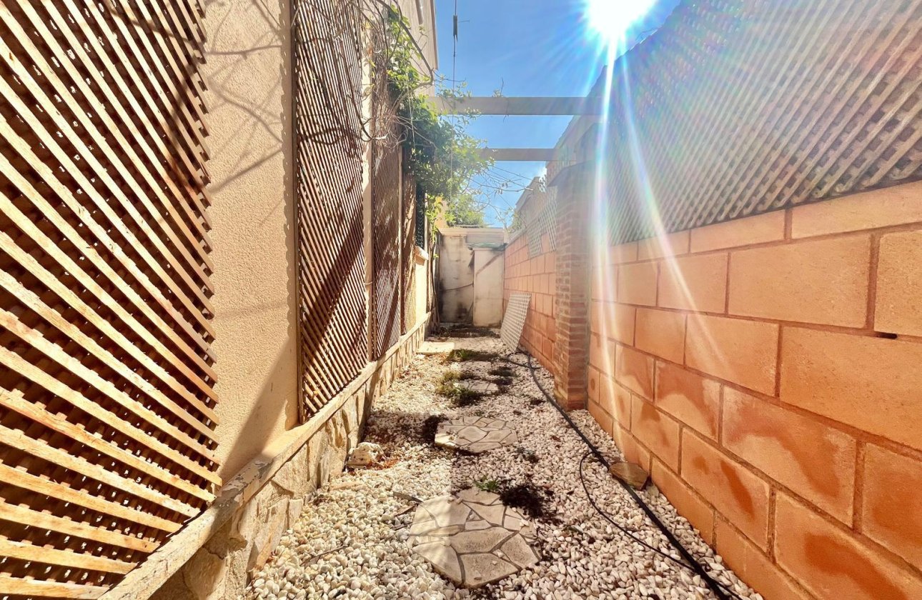 Herverkoop - Villa -
Orihuela Costa - Los Almendros-la Florida