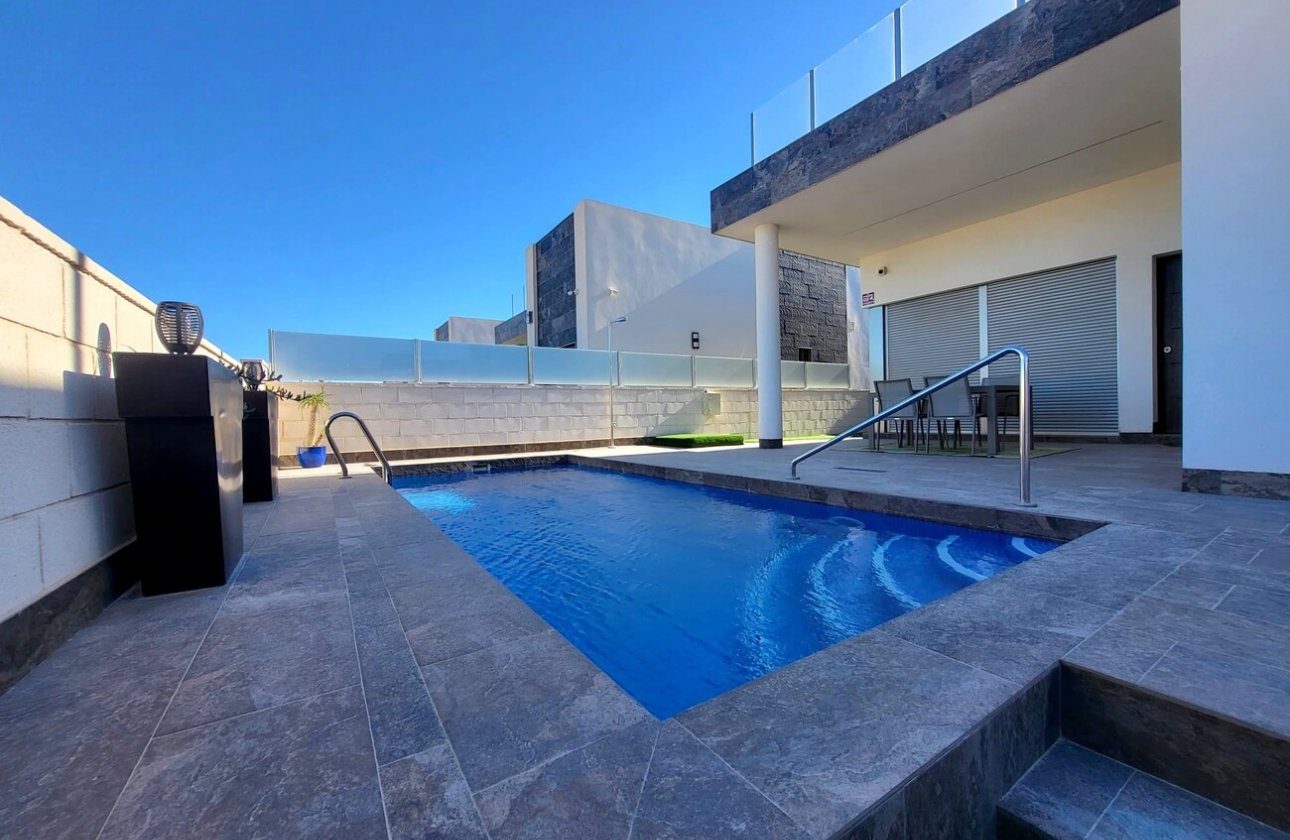 Herverkoop - Villa -
Orihuela Costa - PAU 26