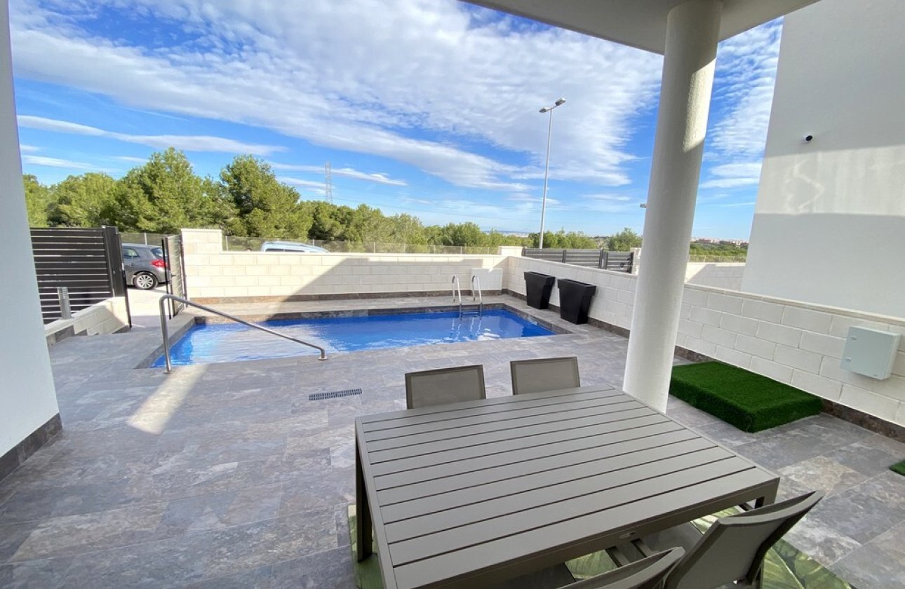 Herverkoop - Villa -
Orihuela Costa - PAU 26