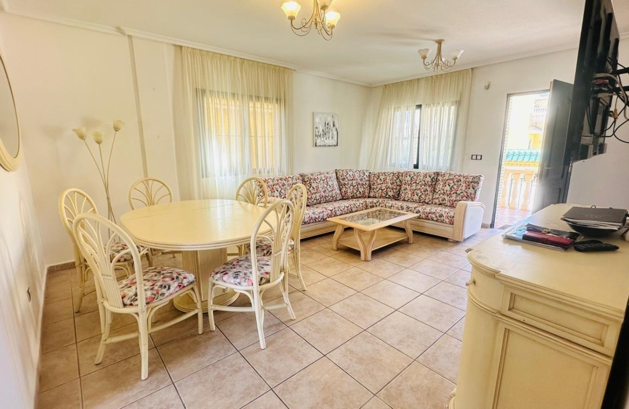 Herverkoop - Villa -
Orihuela Costa - PAU 8