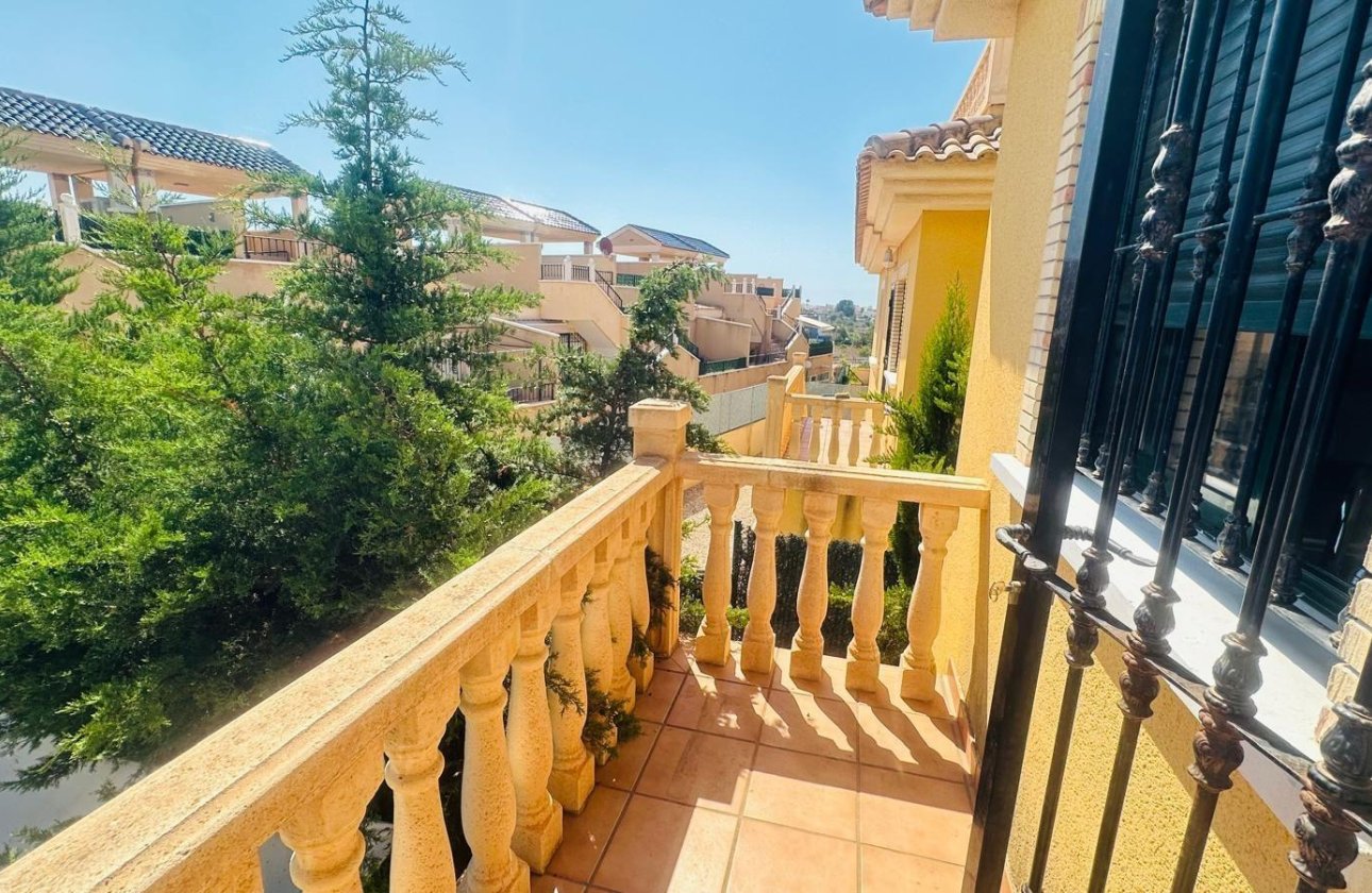 Herverkoop - Villa -
Orihuela Costa - PAU 8