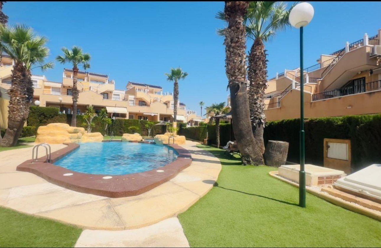 Herverkoop - Villa -
Orihuela Costa - PAU 8