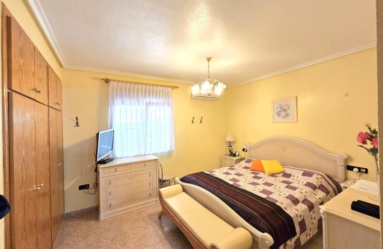 Herverkoop - Villa -
Orihuela Costa - Playa Flamenca