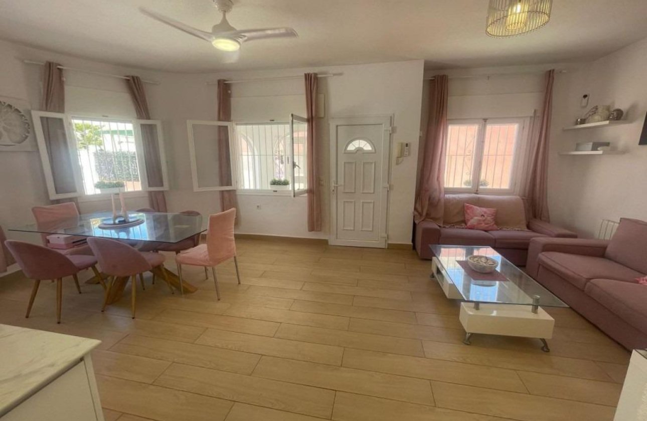 Herverkoop - Villa -
Orihuela Costa - Playa Flamenca