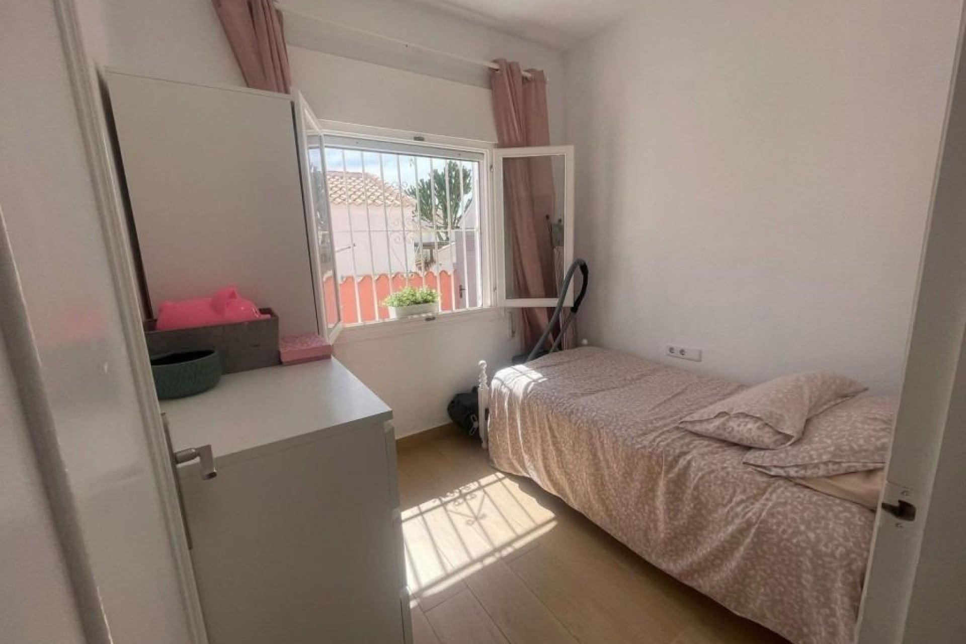 Herverkoop - Villa -
Orihuela Costa - Playa Flamenca