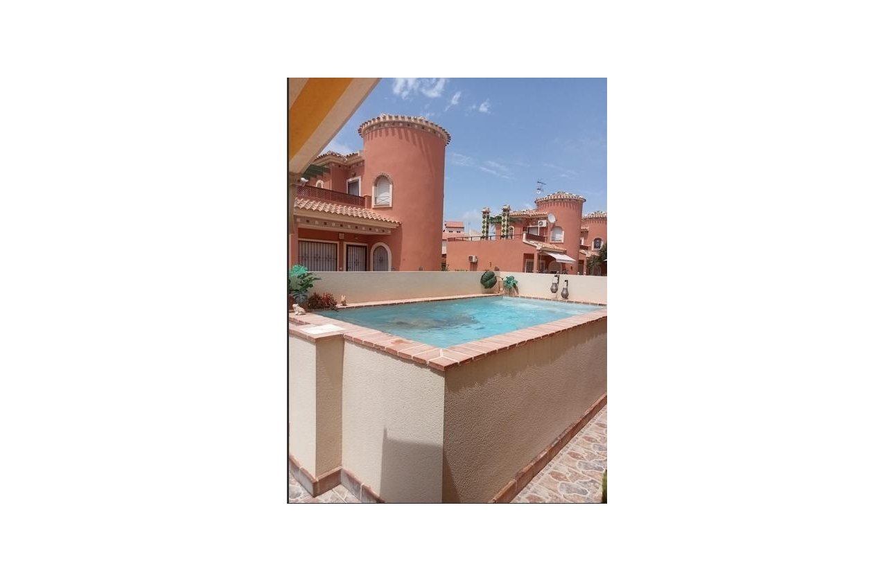 Herverkoop - Villa -
Orihuela Costa - Playa Flamenca