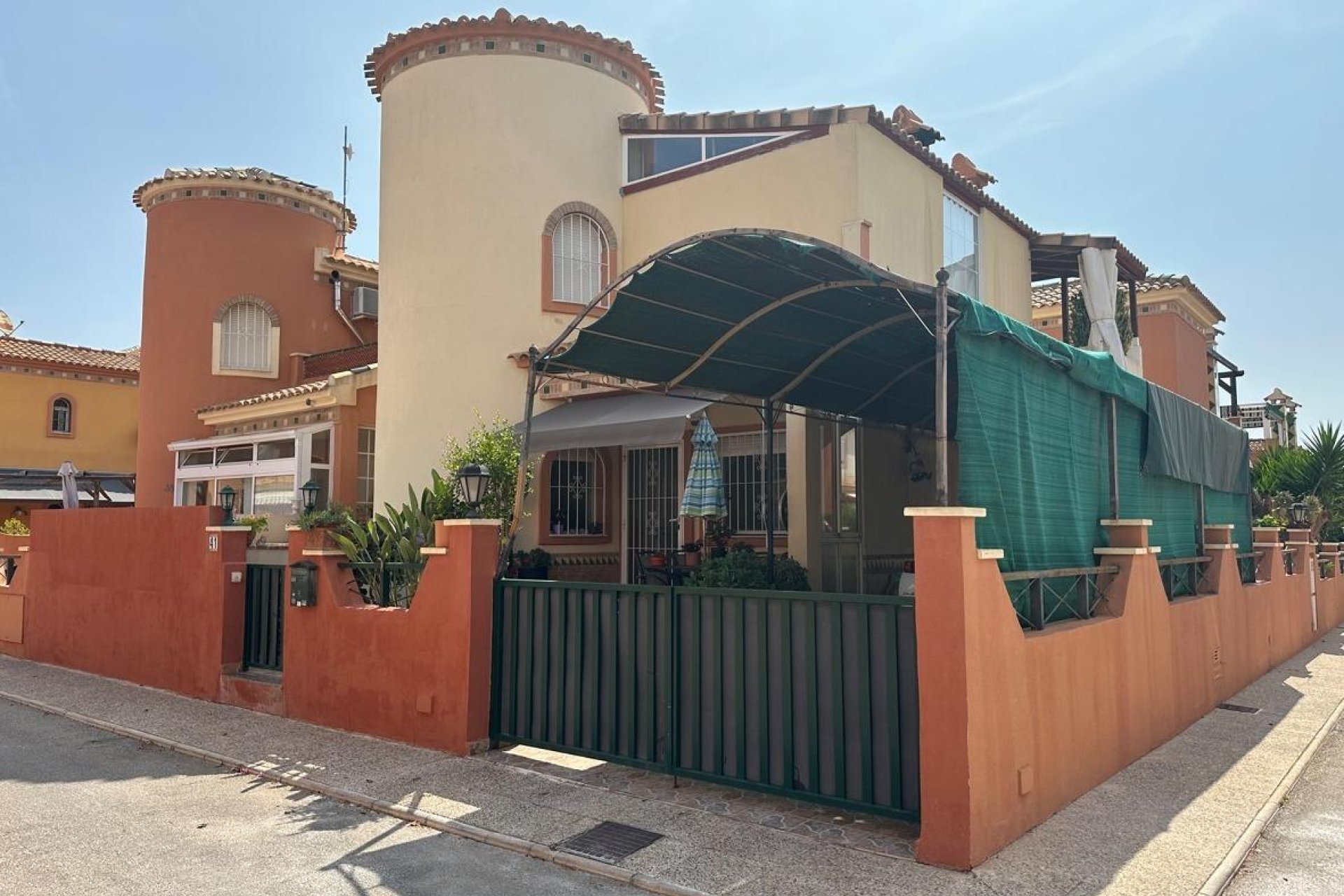 Herverkoop - Villa -
Orihuela Costa - Playa Flamenca