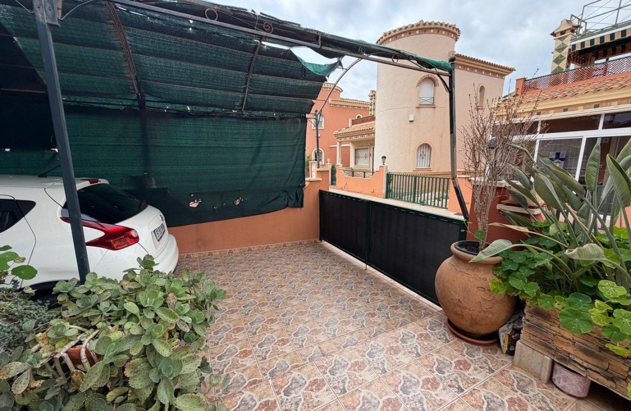 Herverkoop - Villa -
Orihuela Costa - Playa Flamenca
