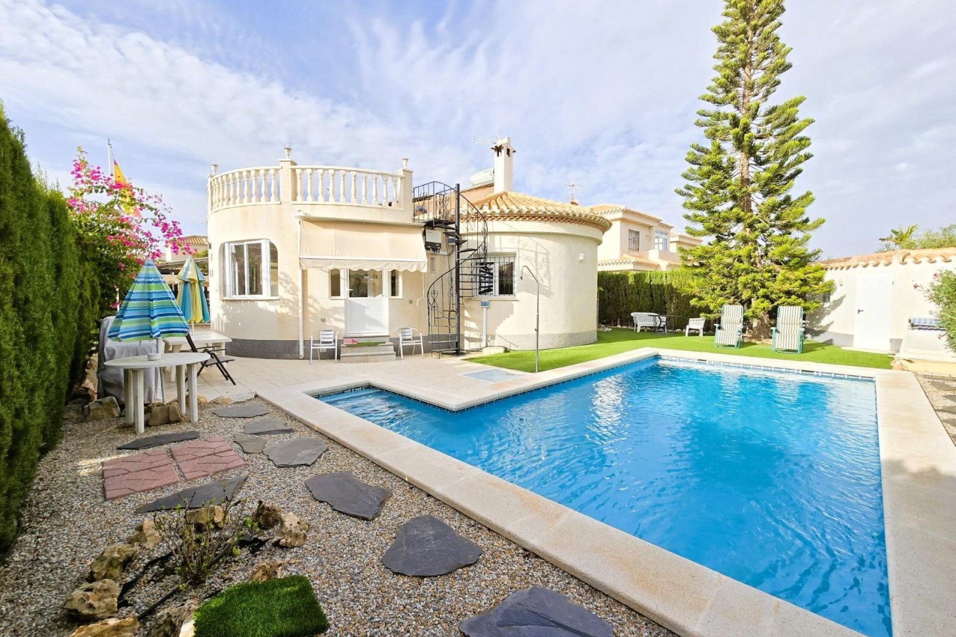 Herverkoop - Villa -
Orihuela Costa - Playa Flamenca