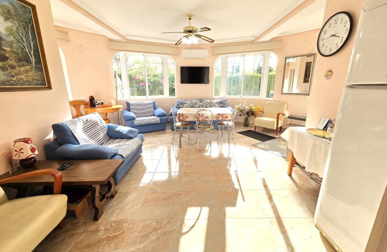 Herverkoop - Villa -
Orihuela Costa - Playa Flamenca