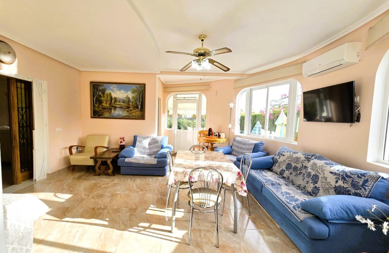 Herverkoop - Villa -
Orihuela Costa - Playa Flamenca