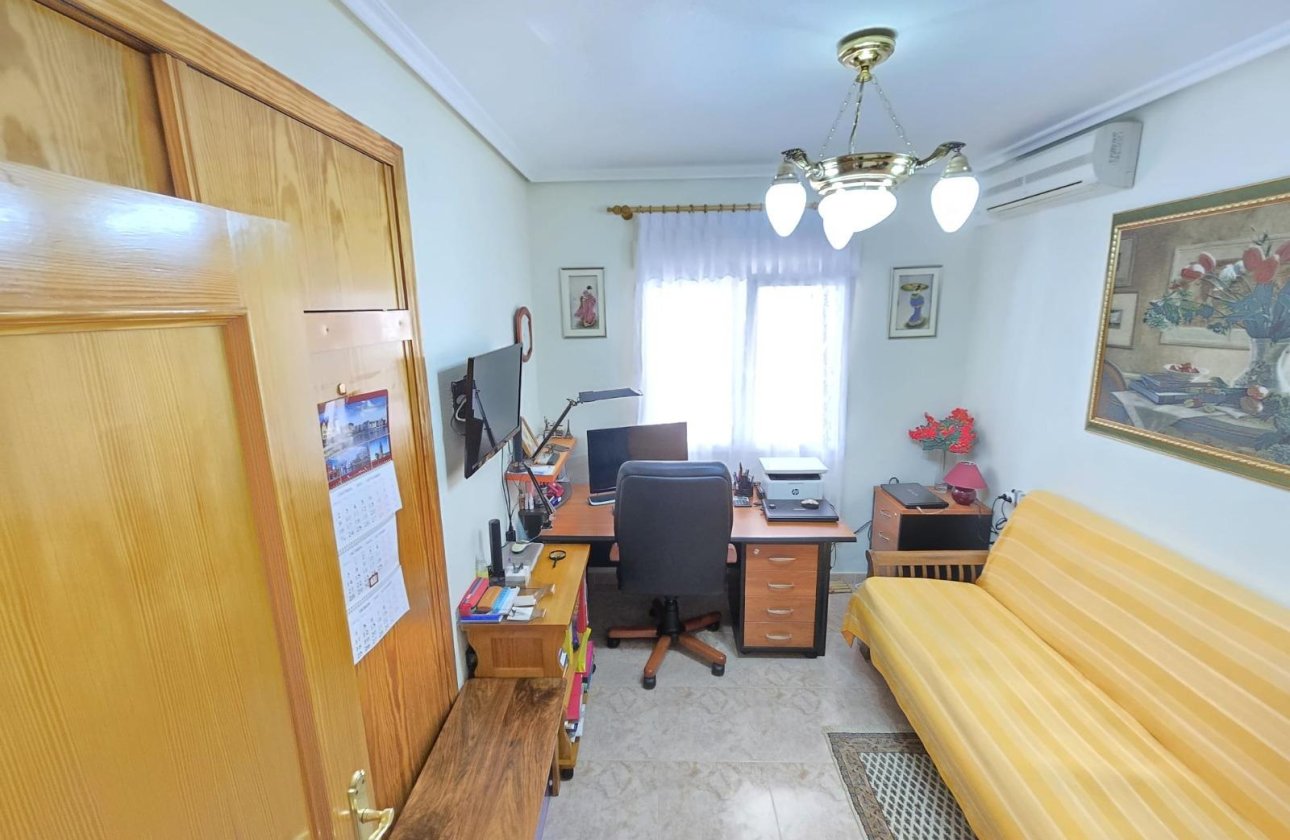 Herverkoop - Villa -
Orihuela Costa - Playa Flamenca