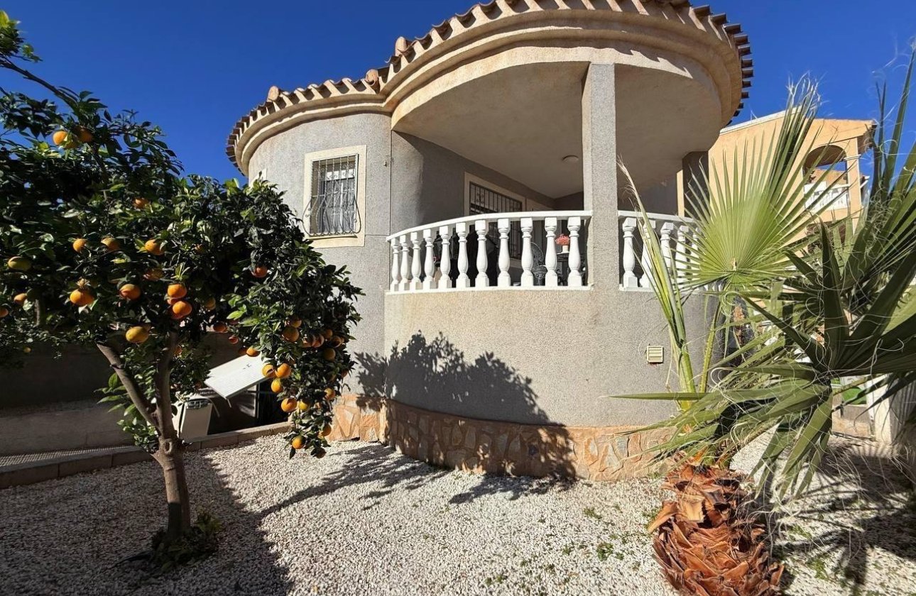 Herverkoop - Villa -
Orihuela Costa - Playa Flamenca