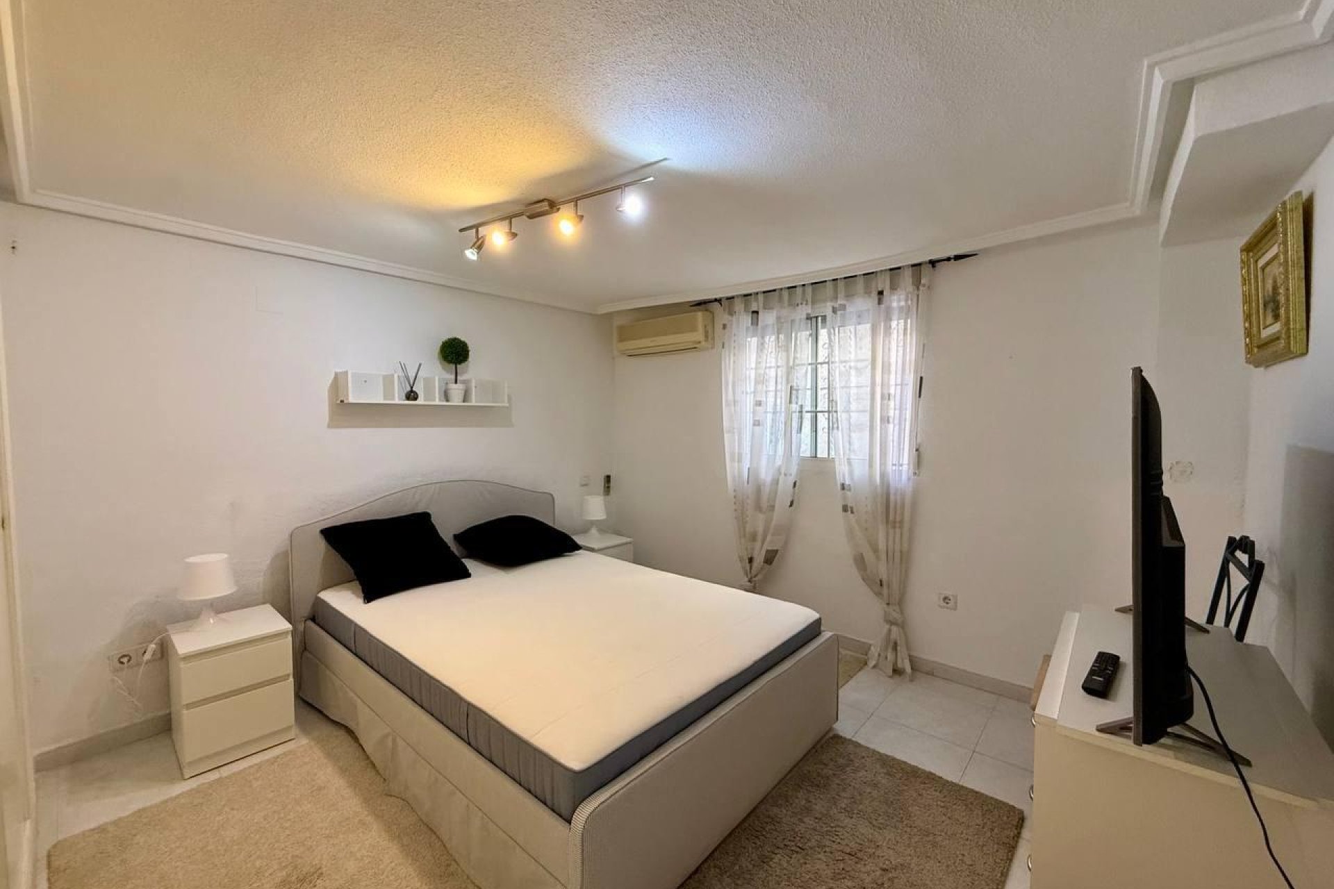 Herverkoop - Villa -
Orihuela Costa - Playa Flamenca