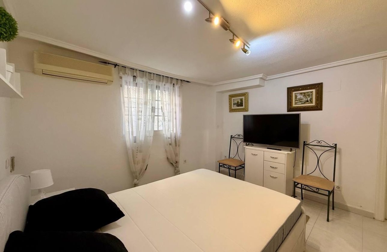 Herverkoop - Villa -
Orihuela Costa - Playa Flamenca