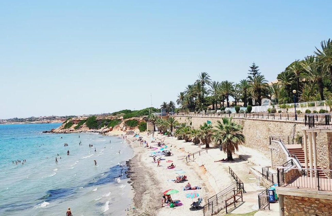 Herverkoop - Villa -
Orihuela Costa - Punta Prima