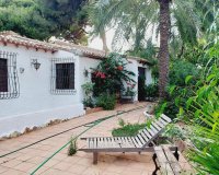 Herverkoop - Villa -
Orihuela Costa - Punta Prima