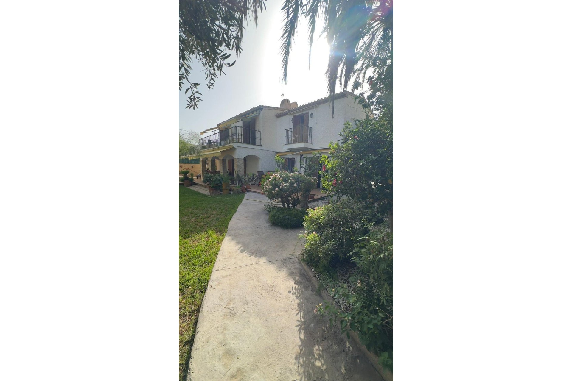 Herverkoop - Villa -
Orihuela Costa - Punta Prima