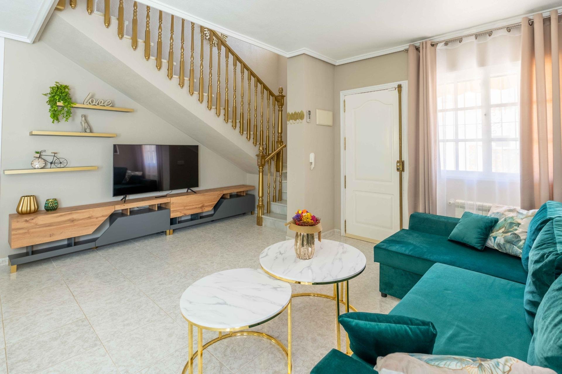 Herverkoop - Villa -
Orihuela Costa - Punta Prima