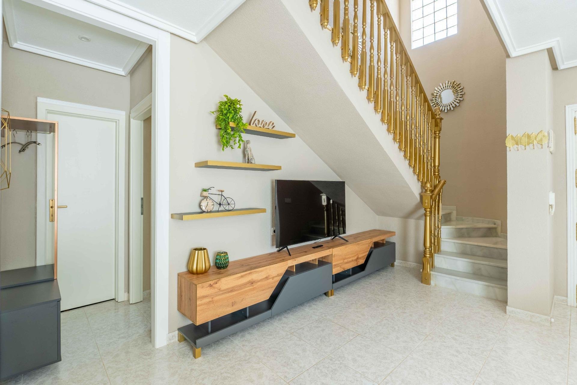 Herverkoop - Villa -
Orihuela Costa - Punta Prima