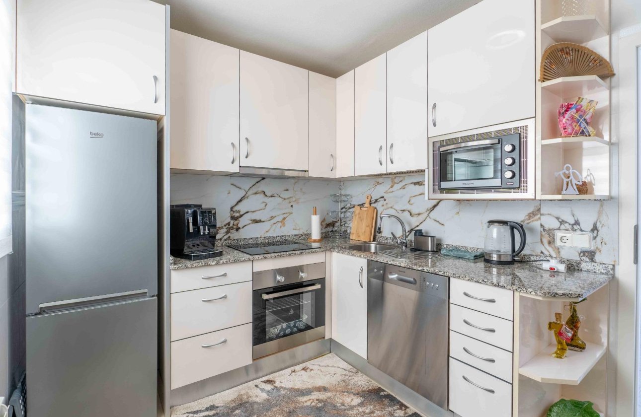 Herverkoop - Villa -
Orihuela Costa - Punta Prima