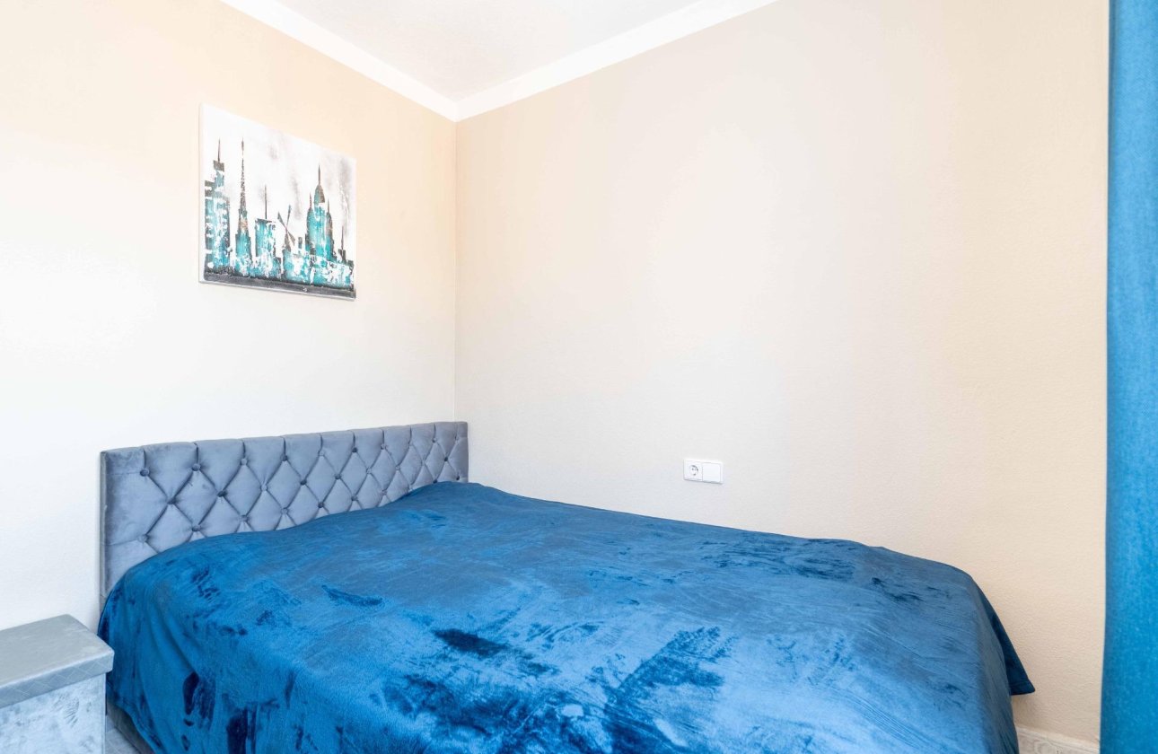 Herverkoop - Villa -
Orihuela Costa - Punta Prima