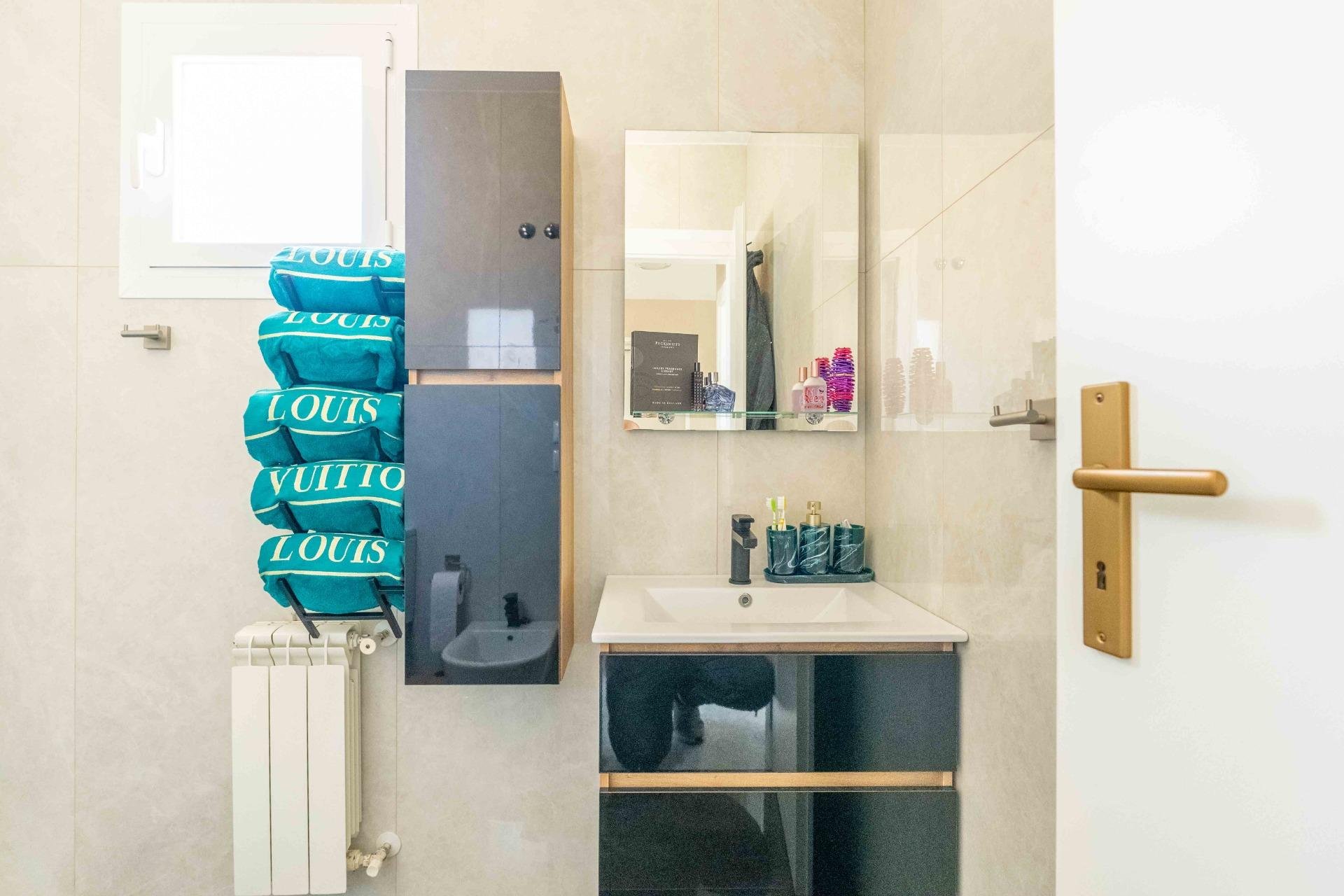 Herverkoop - Villa -
Orihuela Costa - Punta Prima