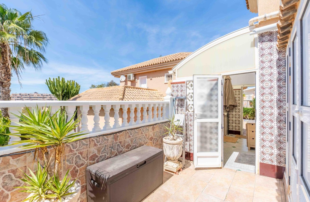 Herverkoop - Villa -
Orihuela Costa - Punta Prima