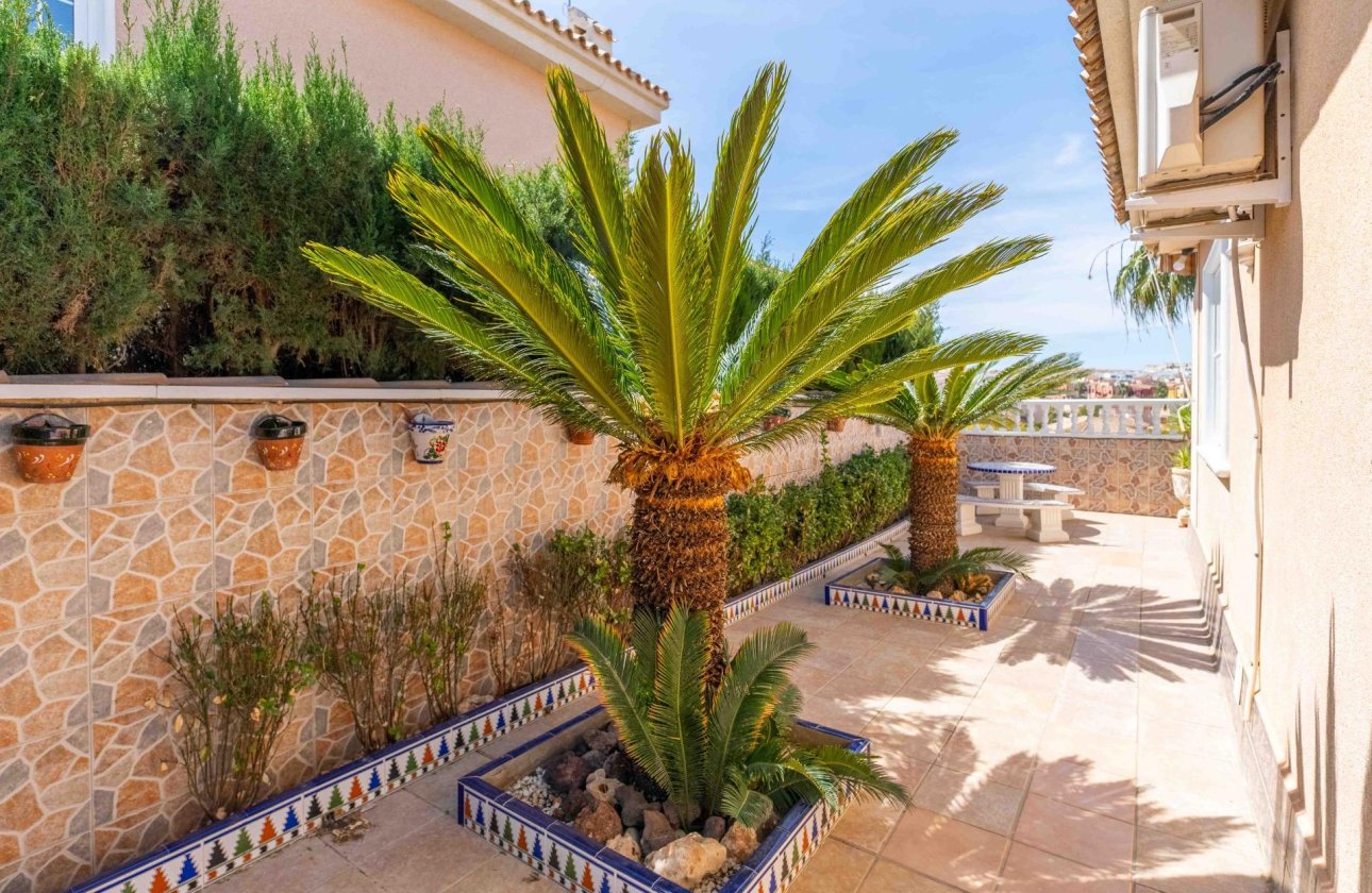 Herverkoop - Villa -
Orihuela Costa - Punta Prima