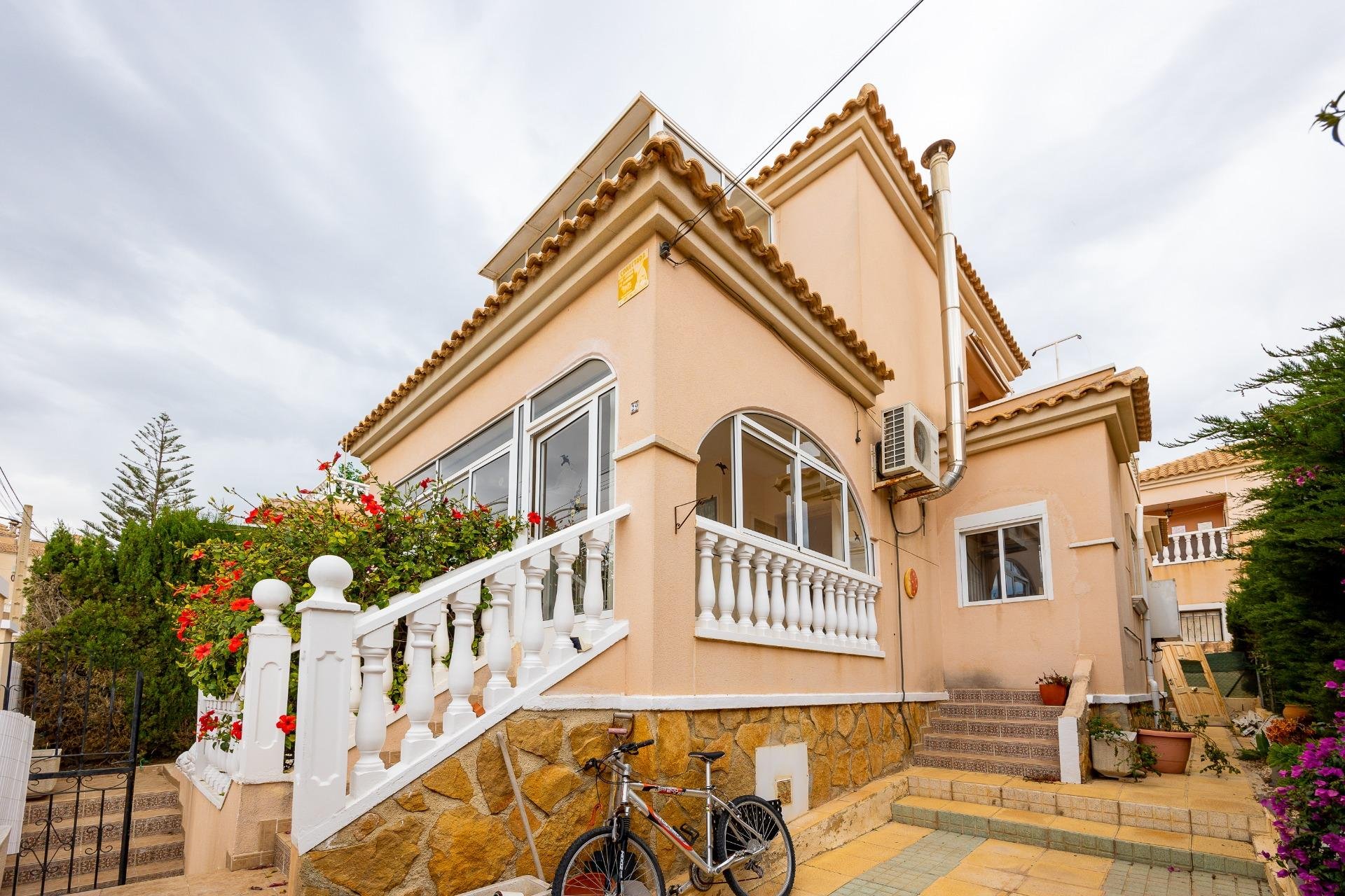 Herverkoop - Villa -
Orihuela Costa - Villamartín-las Filipinas