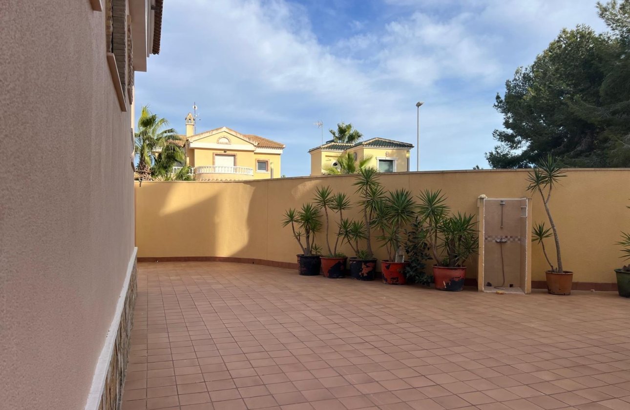 Herverkoop - Villa -
Orihuela Costa - Villamartín-las Filipinas