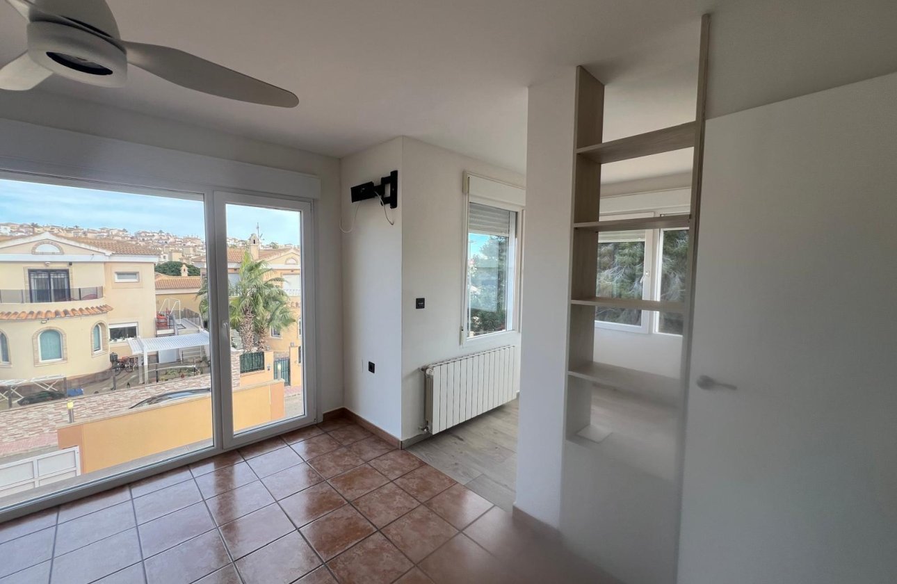 Herverkoop - Villa -
Orihuela Costa - Villamartín-las Filipinas