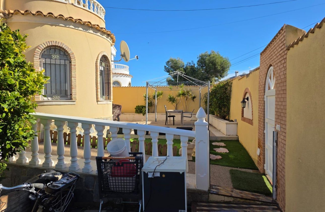 Herverkoop - Villa -
Orihuela Costa - Villamartín-las Filipinas