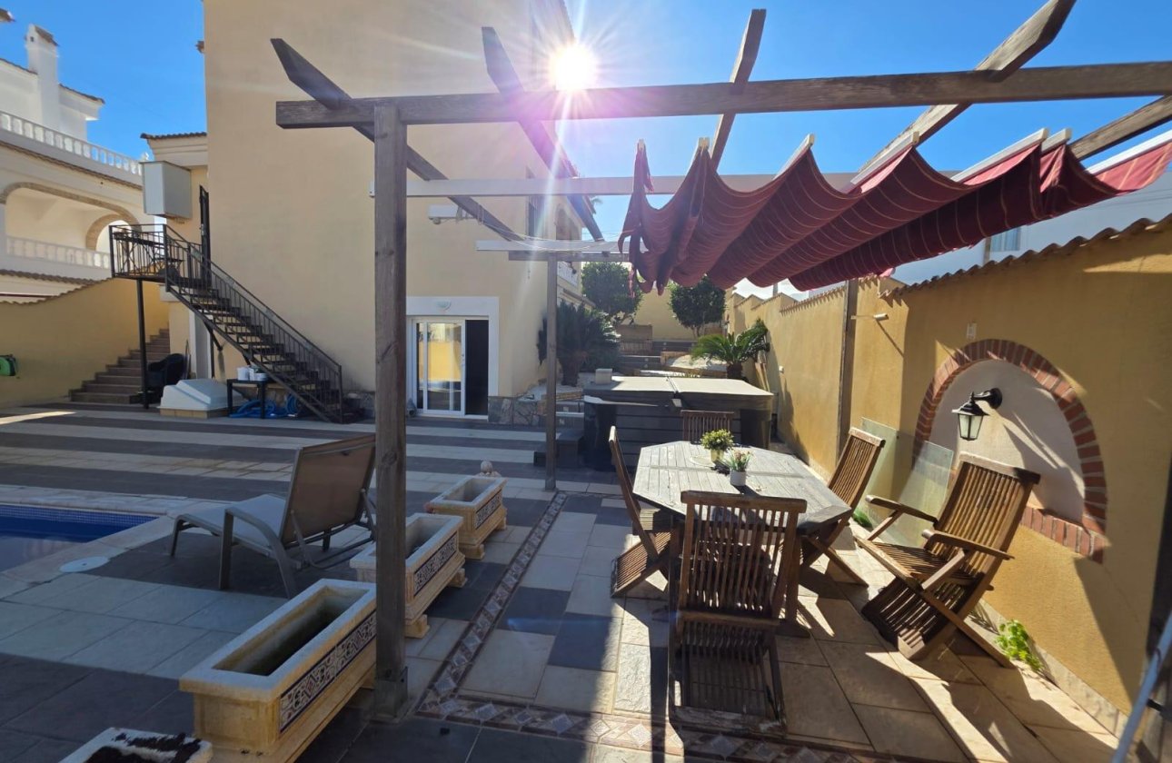 Herverkoop - Villa -
Orihuela Costa - Villamartín-las Filipinas