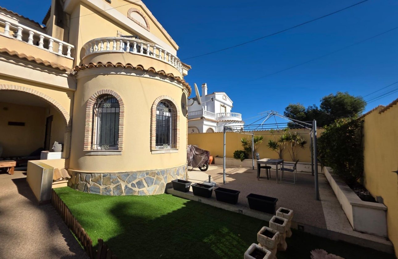 Herverkoop - Villa -
Orihuela Costa - Villamartín-las Filipinas