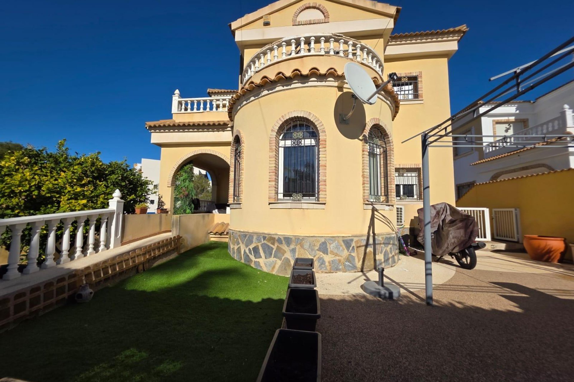 Herverkoop - Villa -
Orihuela Costa - Villamartín-las Filipinas