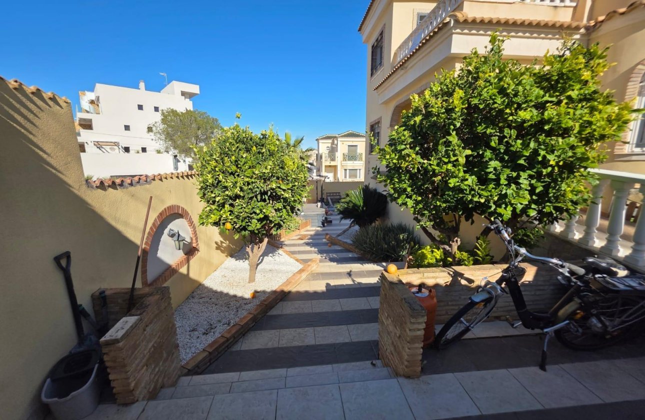 Herverkoop - Villa -
Orihuela Costa - Villamartín-las Filipinas