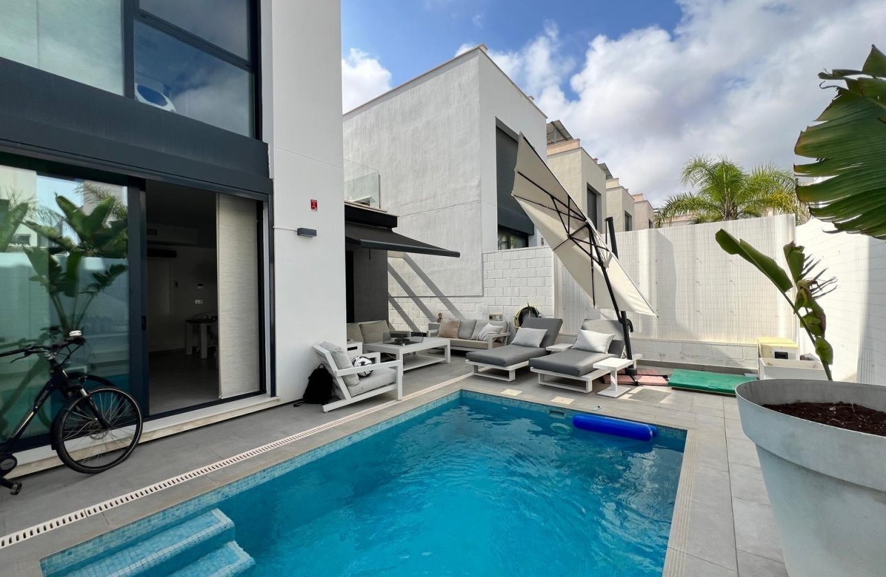 Herverkoop - Villa -
Orihuela Costa - Villamartín-las Filipinas