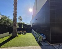 Herverkoop - Villa -
Orihuela Costa - Villamartín