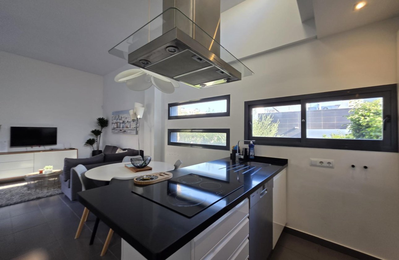 Herverkoop - Villa -
Orihuela Costa - Villamartín