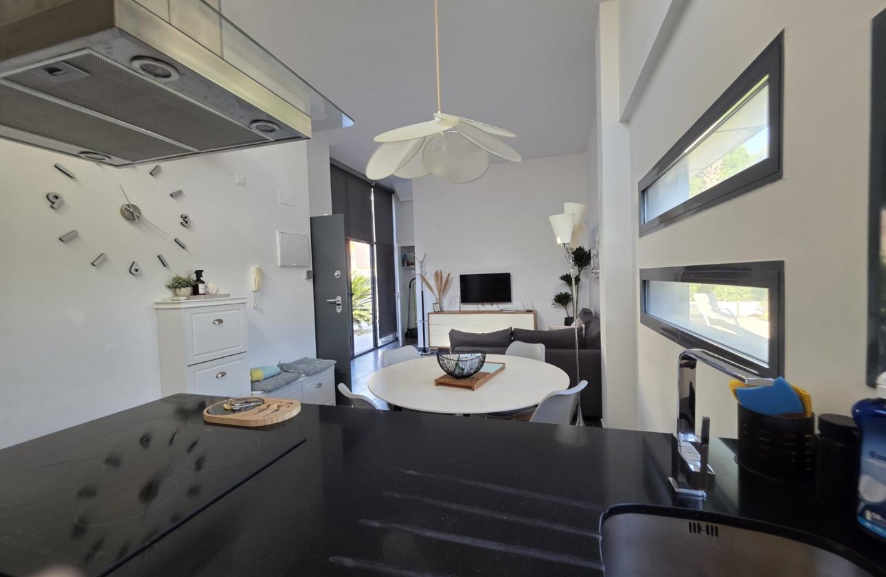 Herverkoop - Villa -
Orihuela Costa - Villamartín