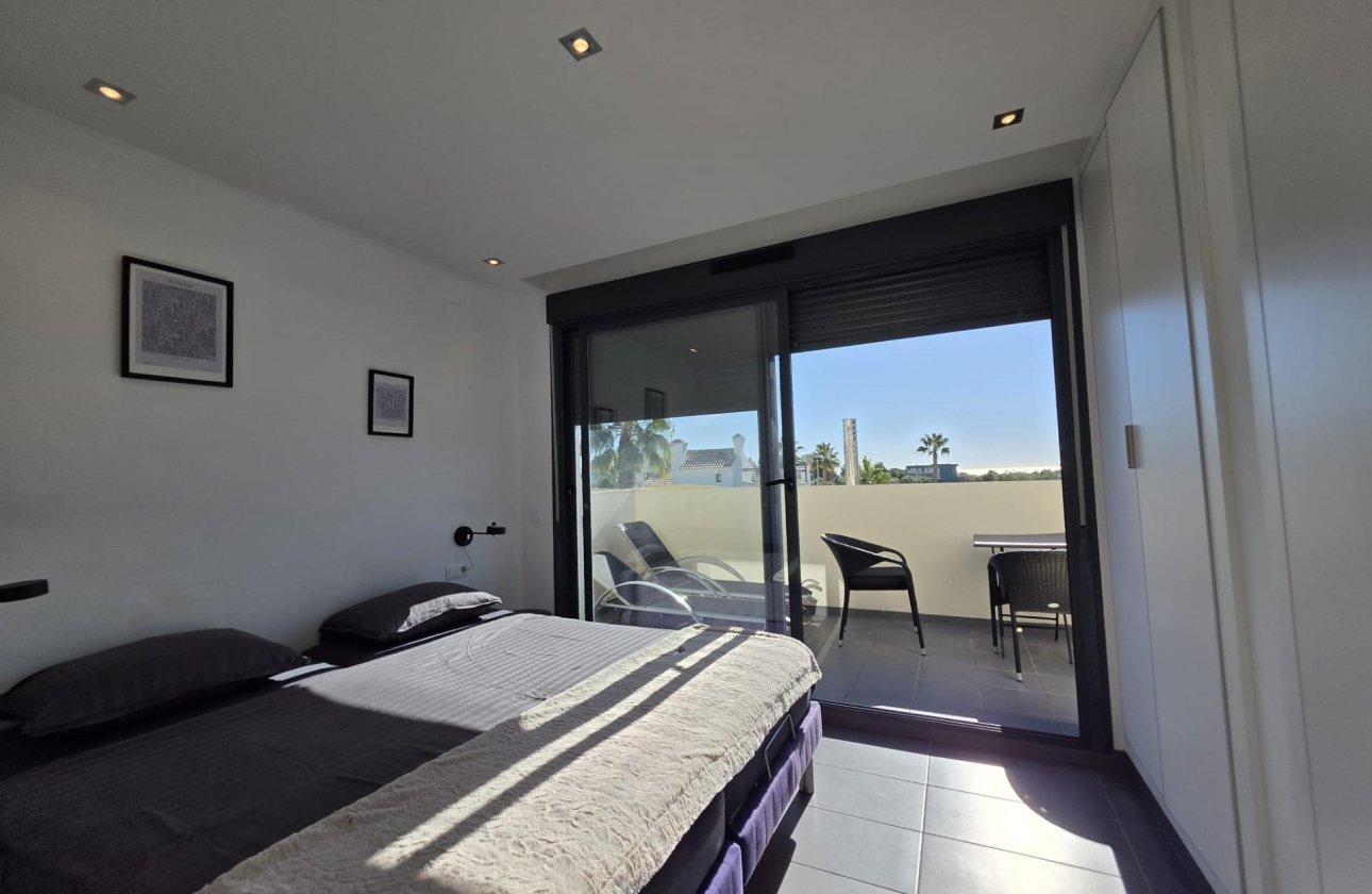 Herverkoop - Villa -
Orihuela Costa - Villamartín