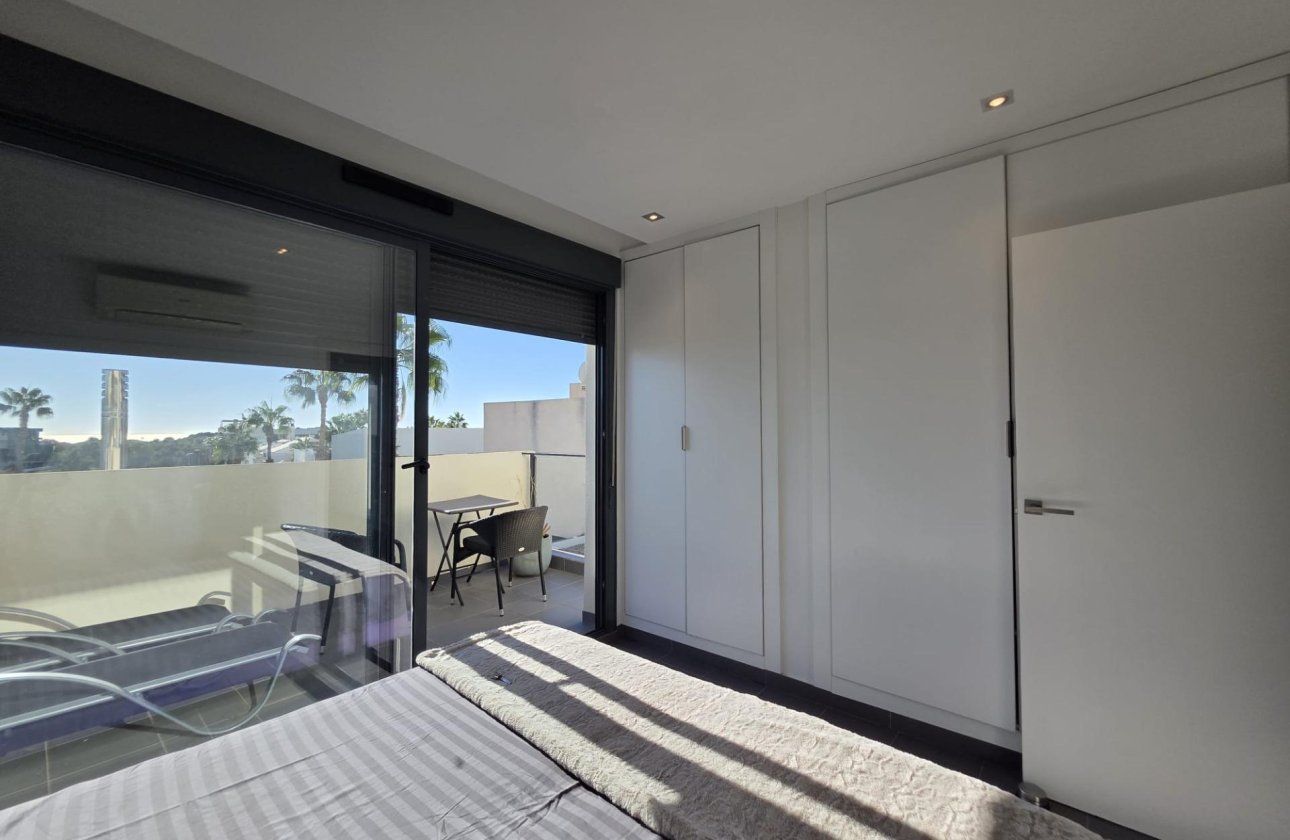 Herverkoop - Villa -
Orihuela Costa - Villamartín