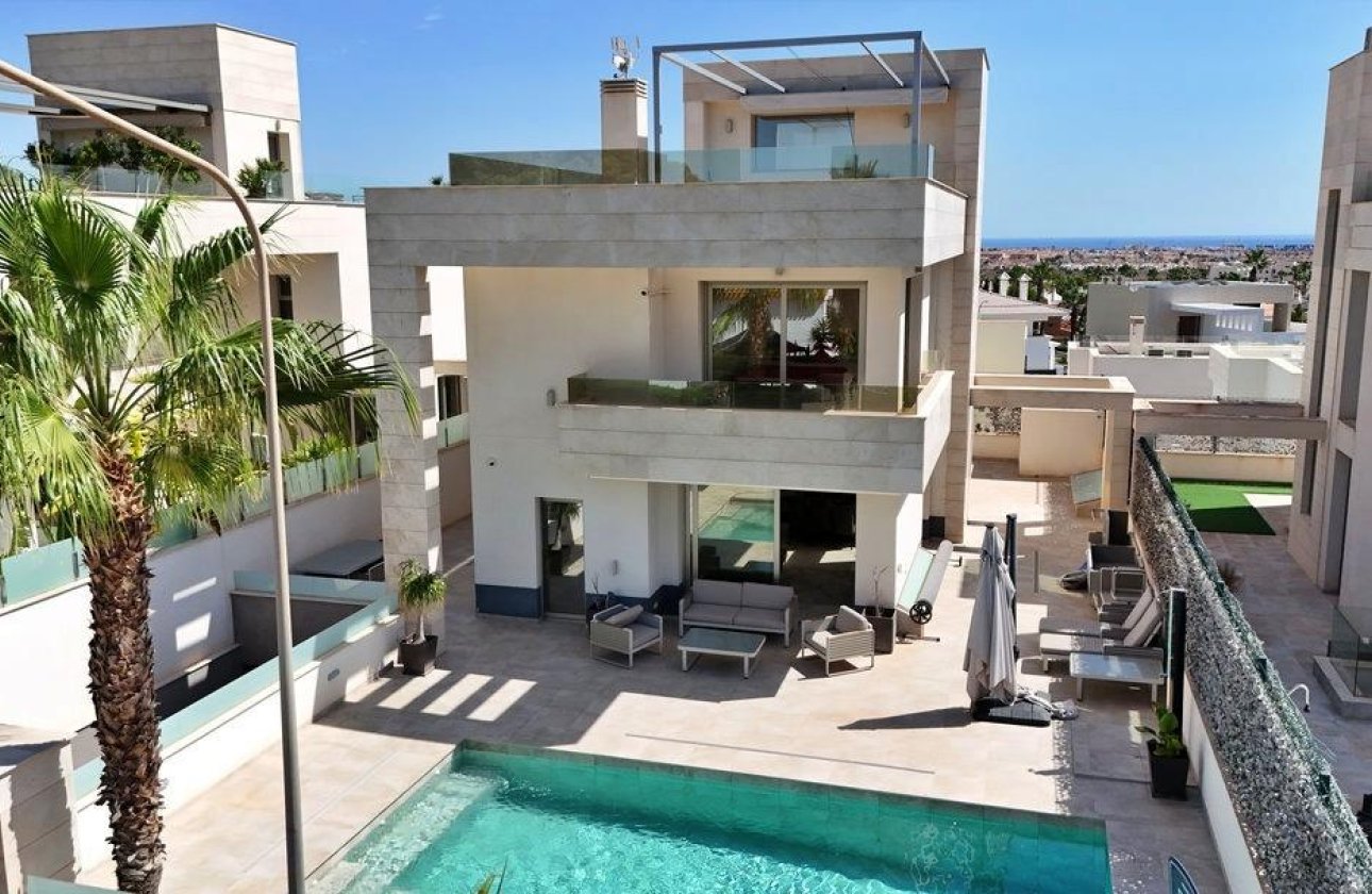 Herverkoop - Villa -
Orihuela Costa - Villamartín