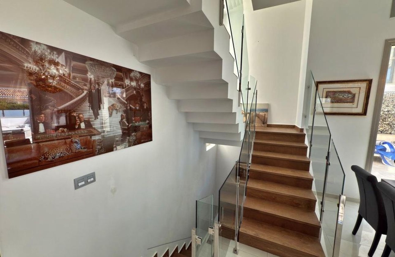 Herverkoop - Villa -
Orihuela Costa - Villamartín